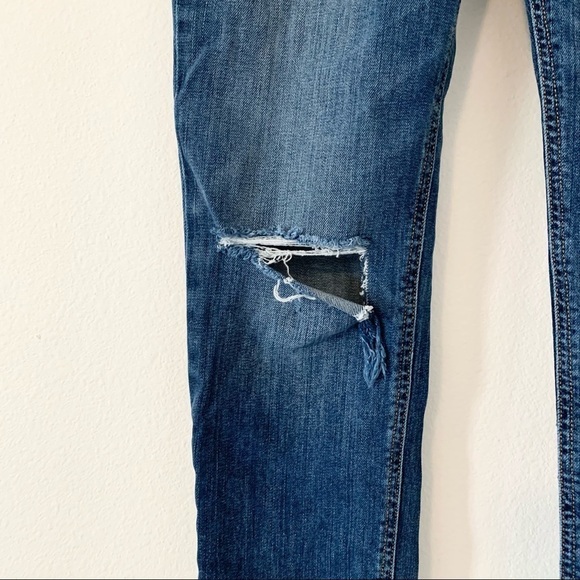 rag & bone Dre Low Rise Slim Boyfriend Jeans in Juni distressed wash 24 - Picture 8 of 10